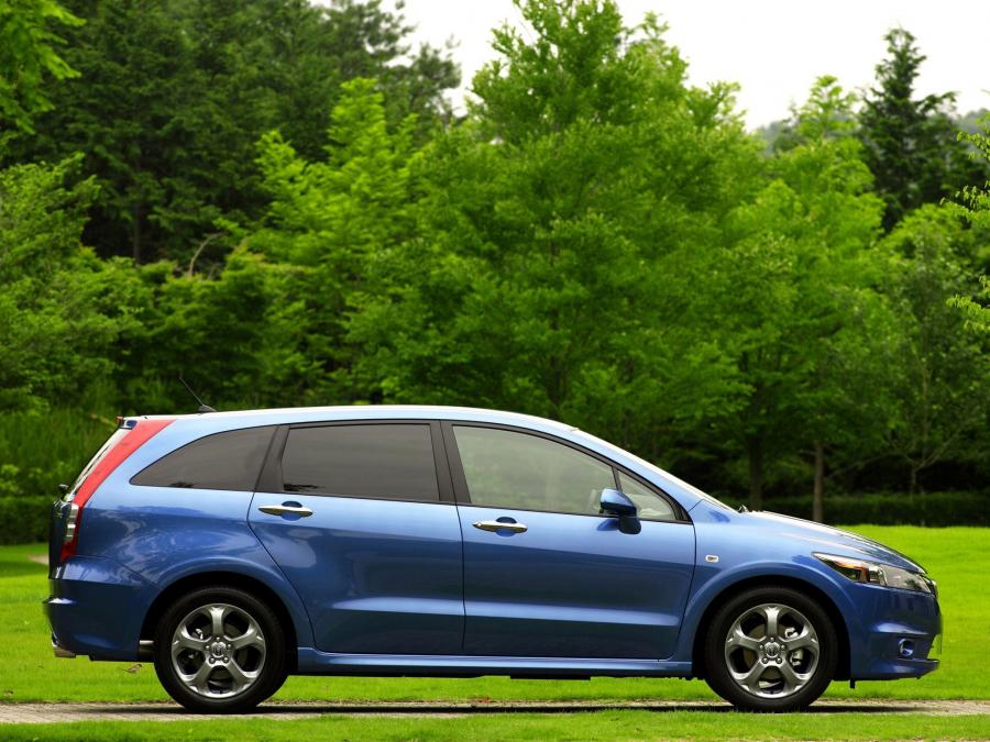  Honda Stream RSZ 2006 года  (фото 3 из 4)